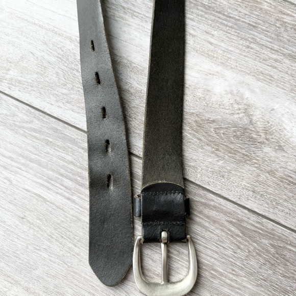 Vintage Black Premium Leather Belt Made in Canada - Picture 11 of 14